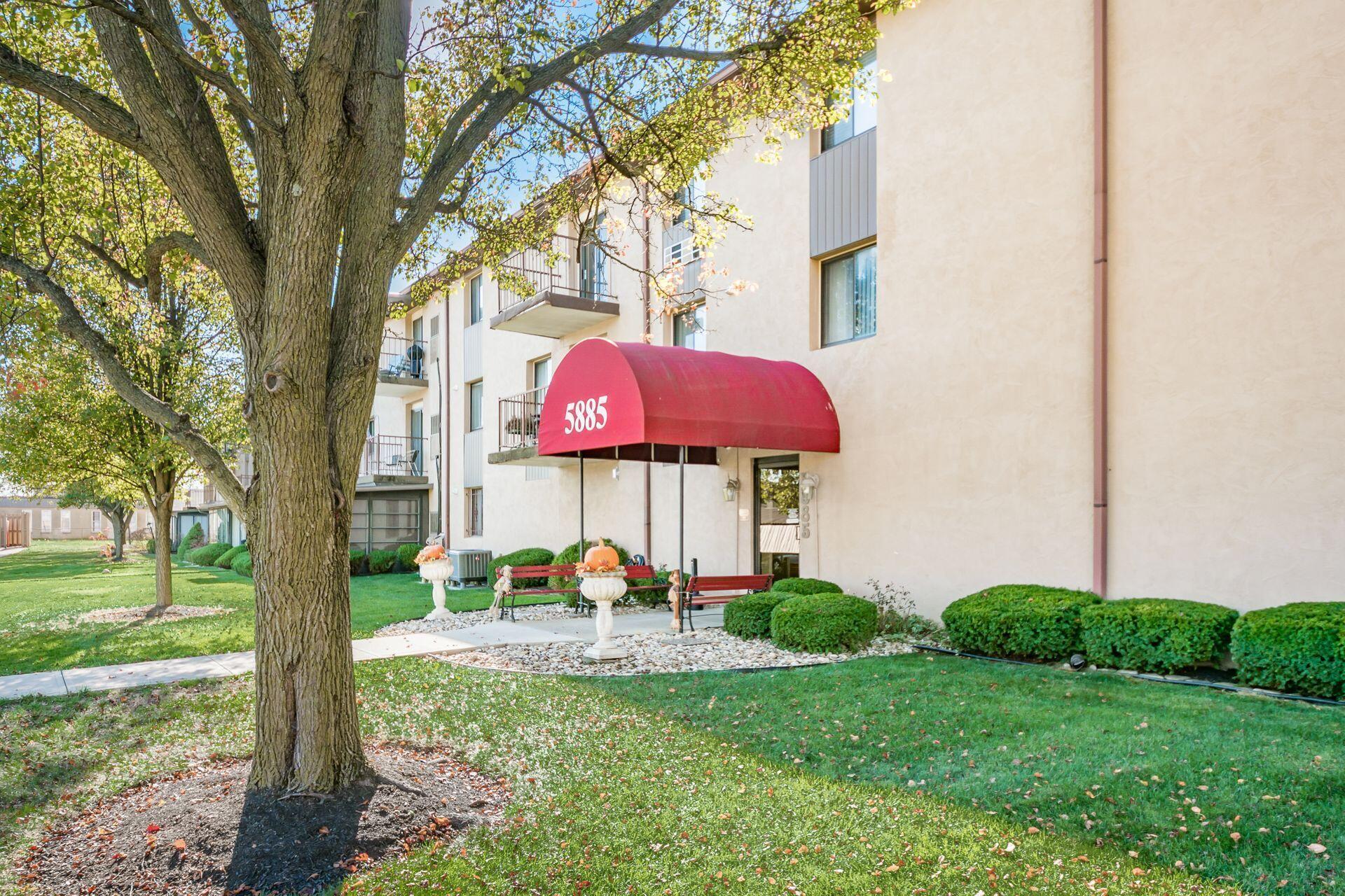 5885 Beechcroft Road, Unit 311 Columbus, OH 43229 - Photo 4 of 34 004_ Rd Columbus OH 43229 USA