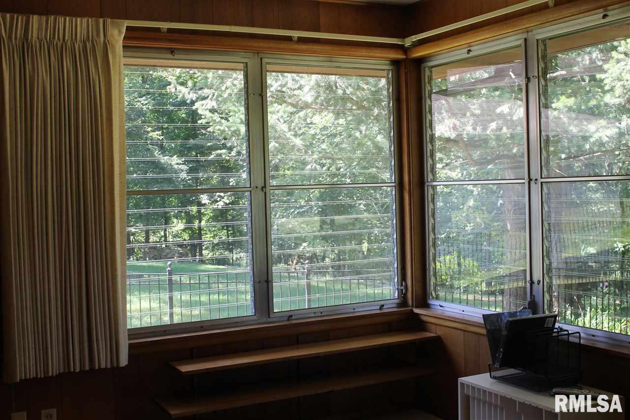 1815 East Maple Ridge Drive Peoria, IL 61603 - Photo 16 of 26 Gallery Image 16
