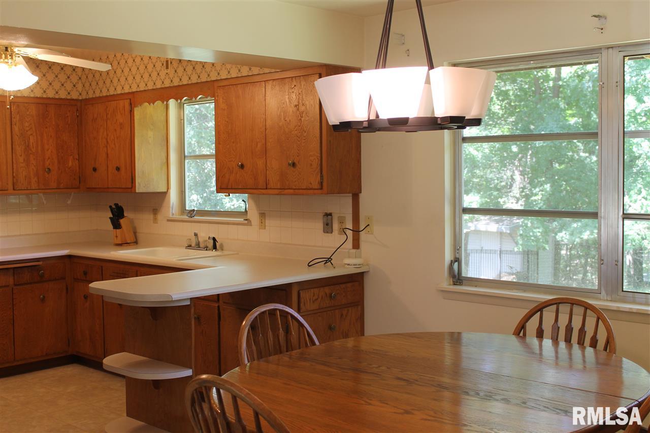 1815 East Maple Ridge Drive Peoria, IL 61603 - Photo 9 of 26 Gallery Image 9