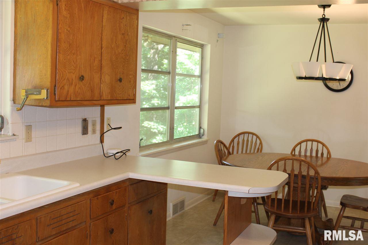 1815 East Maple Ridge Drive Peoria, IL 61603 - Photo 10 of 26 Gallery Image 10