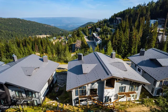 $1,290,000 | 169 Crystal Springs Road, Unit 501, Sandpoint, ID 83864