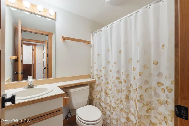 $1,290,000 | 169 Crystal Springs Road, Unit 501, Sandpoint, ID 83864