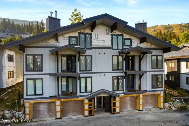 $1,290,000 | 169 Crystal Springs Road, Unit 501, Sandpoint, ID 83864