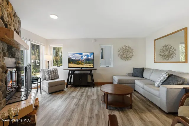 $1,290,000 | 169 Crystal Springs Road, Unit 501, Sandpoint, ID 83864