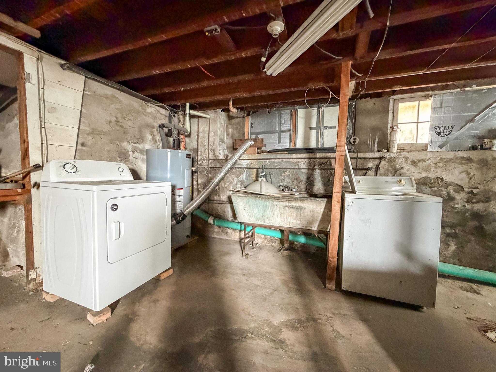 130 East 1st Street Everett, PA 15537 - Photo 31 of 39 a utility room with dryer and washer