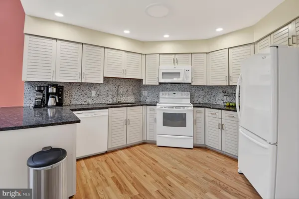 $865,000 | 10807 Whiterim Drive, Potomac, MD 20854