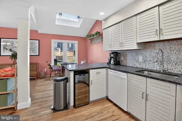 $865,000 | 10807 Whiterim Drive, Potomac, MD 20854