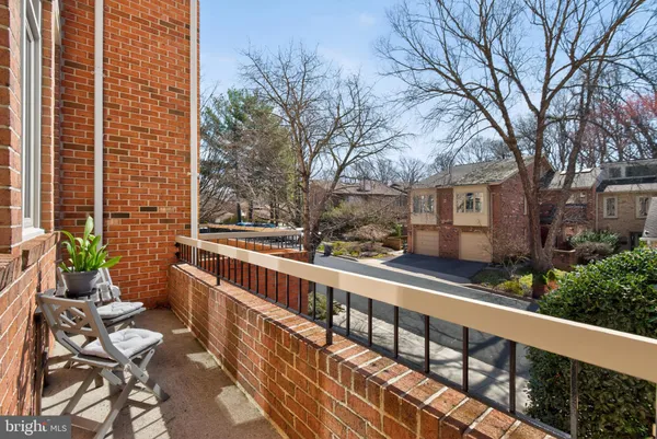 $865,000 | 10807 Whiterim Drive, Potomac, MD 20854