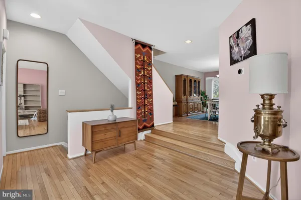 $865,000 | 10807 Whiterim Drive, Potomac, MD 20854