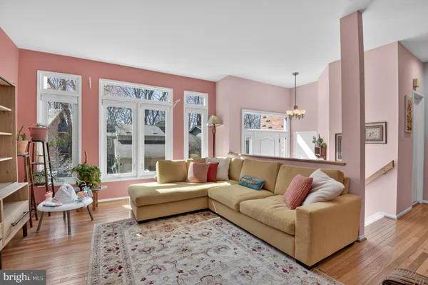 $865,000 | 10807 Whiterim Drive, Potomac, MD 20854