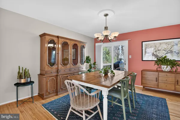 $865,000 | 10807 Whiterim Drive, Potomac, MD 20854