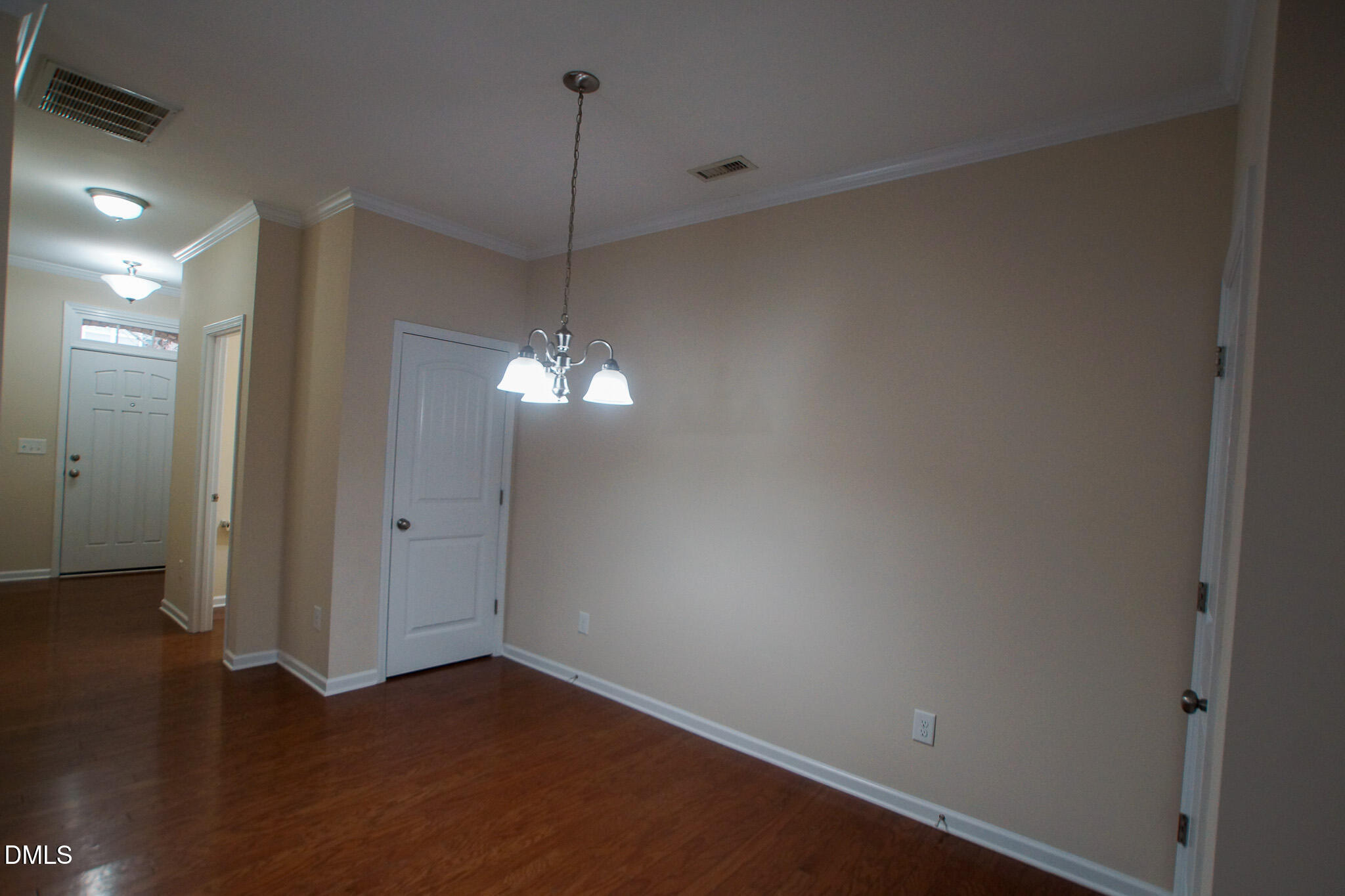 2404 Swans Rest Way Raleigh, NC 27606 - Photo 5 of 23 DSC03561