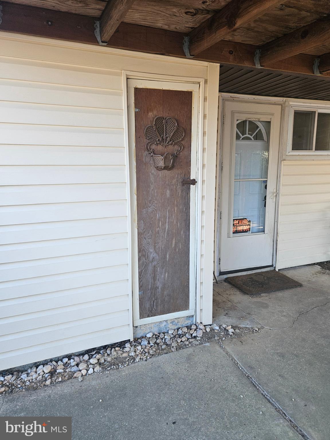 905 Lindsay Road Oxon Hill, MD 20745 - Photo 28 of 31 a front view of a house