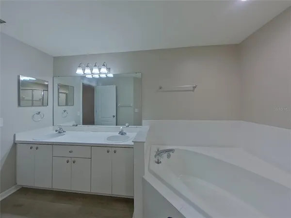 $2,349 | Undisclosed Address, Lutz, FL 33559