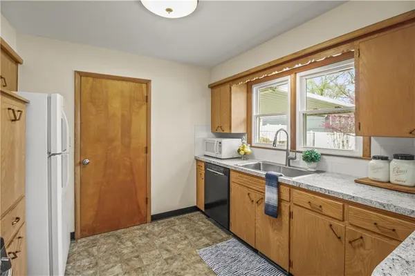 $225,000 | 9804 East 79th Terrace, Raytown, MO 64138