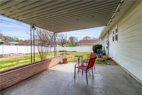 $225,000 | 9804 East 79th Terrace, Raytown, MO 64138