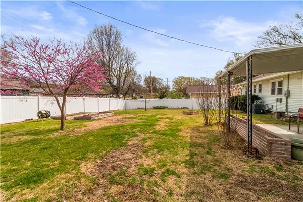 $225,000 | 9804 East 79th Terrace, Raytown, MO 64138