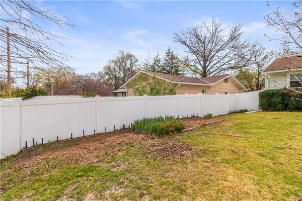 $225,000 | 9804 East 79th Terrace, Raytown, MO 64138