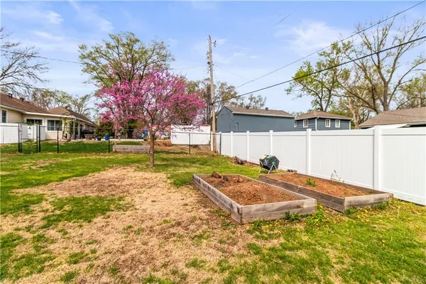 $225,000 | 9804 East 79th Terrace, Raytown, MO 64138