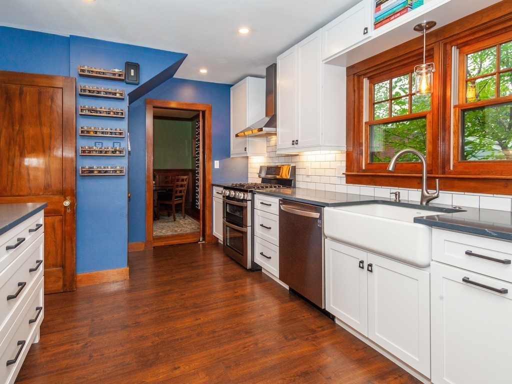 39 Virginia Road Waltham, MA 02453 - Photo 4 of 23 Gallery Image 4