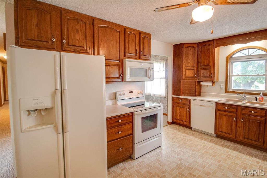800 West County Road Jerseyville, IL 62052 - Photo 12 of 50 Gallery Image 12