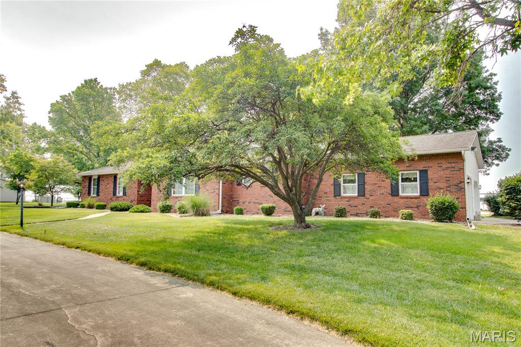800 West County Road Jerseyville, IL 62052 - Photo 3 of 50 Gallery Image 3