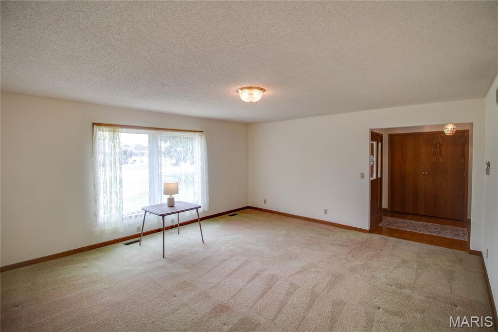800 West County Road Jerseyville, IL 62052 - Photo 9 of 50 Gallery Image 9