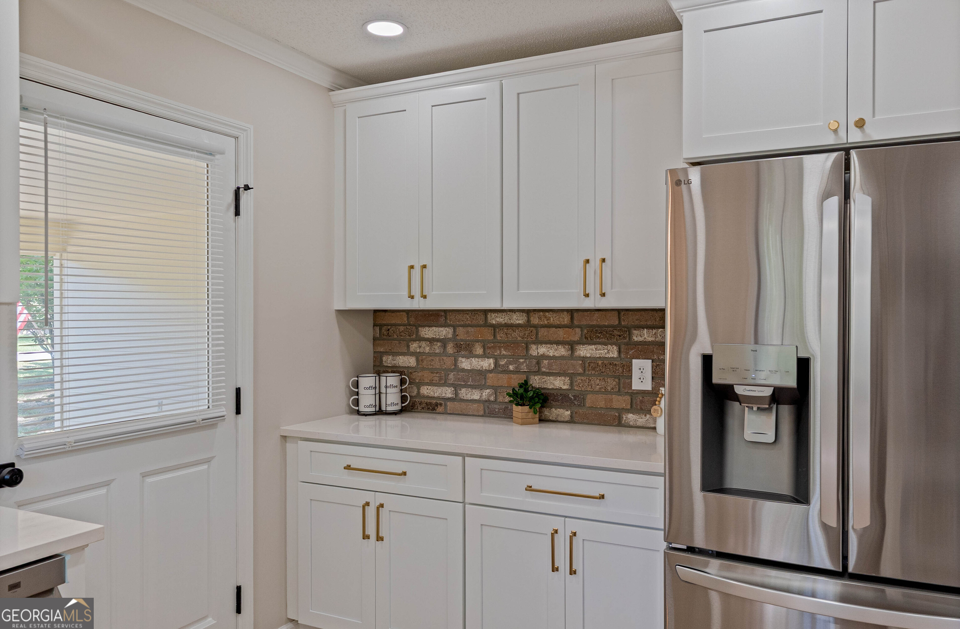 1010 Cherrywood Road Waycross, GA 31503 - Photo 8 of 27