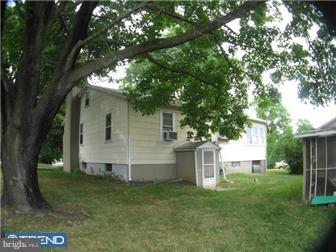 179 Burlington Path Road Cream Ridge, NJ 08514 - Photo 3 of 7