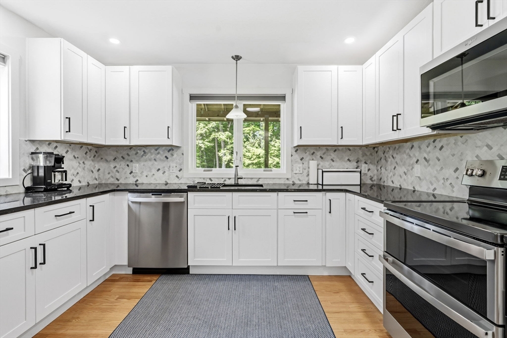 302 Main Road Westhampton, MA 01027 - Photo 11 of 42