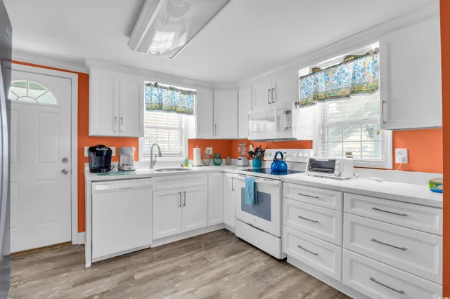 $769,000 | 329 54th Avenue North, North Myrtle Beach, SC 29582