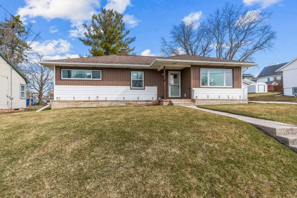 $231,500 | 128 East Roosevelt Street, Valders, WI 54245