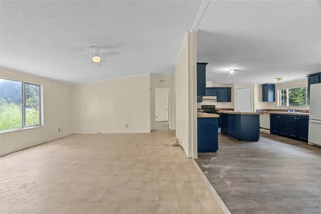 $1,600 | 177 County Road 2803, Cleveland, TX 77327