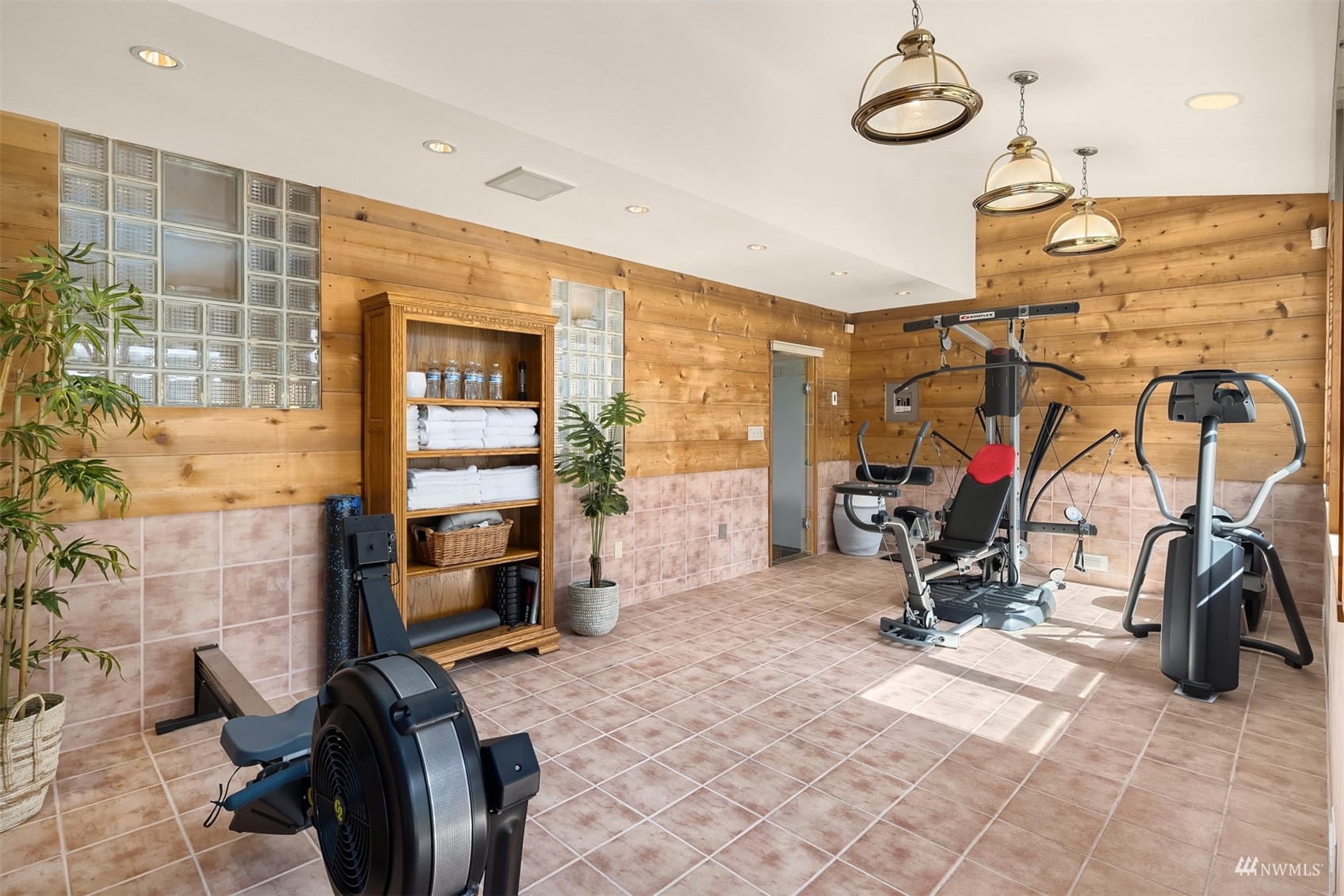 7382 View Park Road Southeast Port Orchard, WA 98367 - Photo 19 of 40 a view of a room with gym equipment