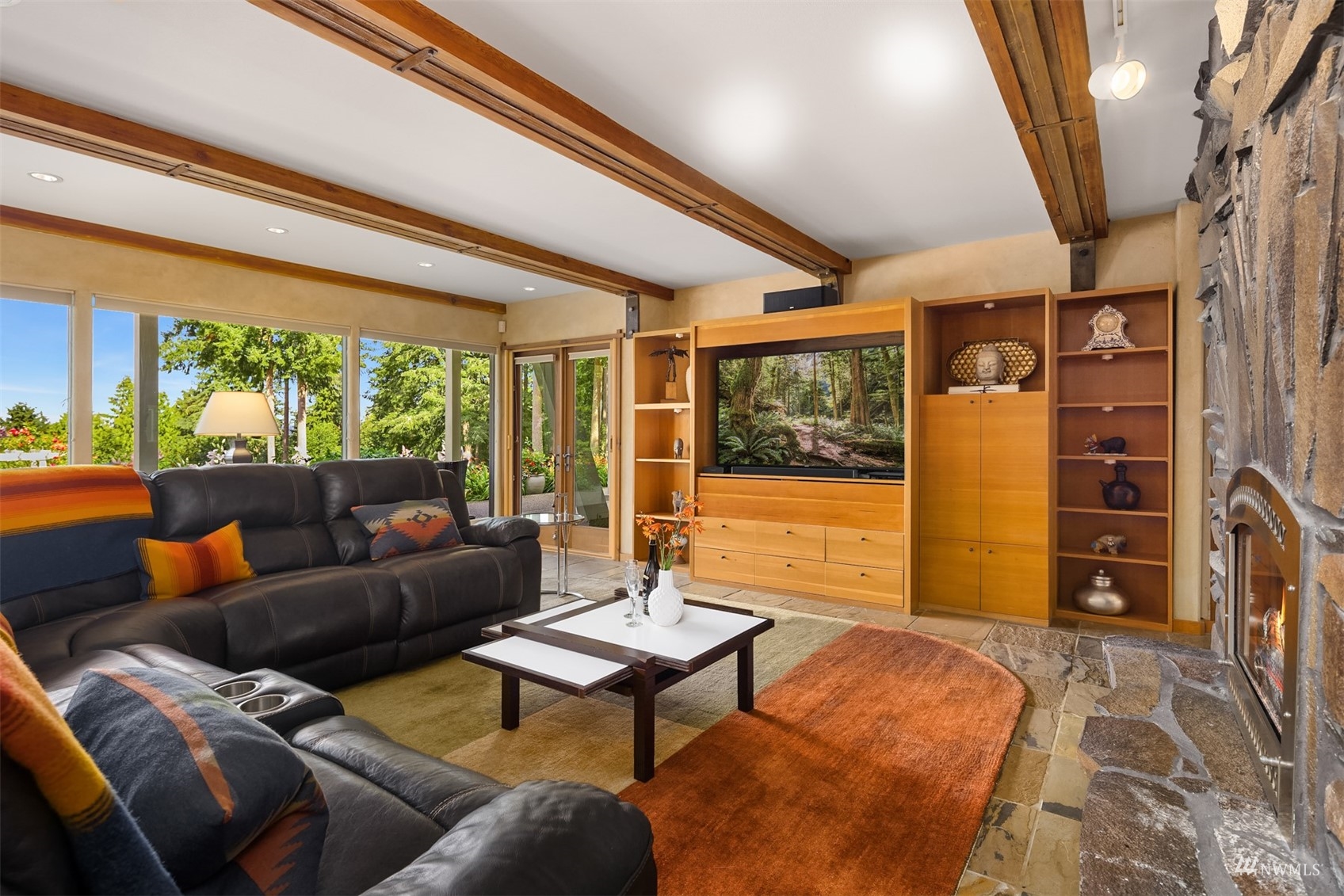 7382 View Park Road Southeast Port Orchard, WA 98367 - Photo 25 of 40 a living room with furniture and a large window