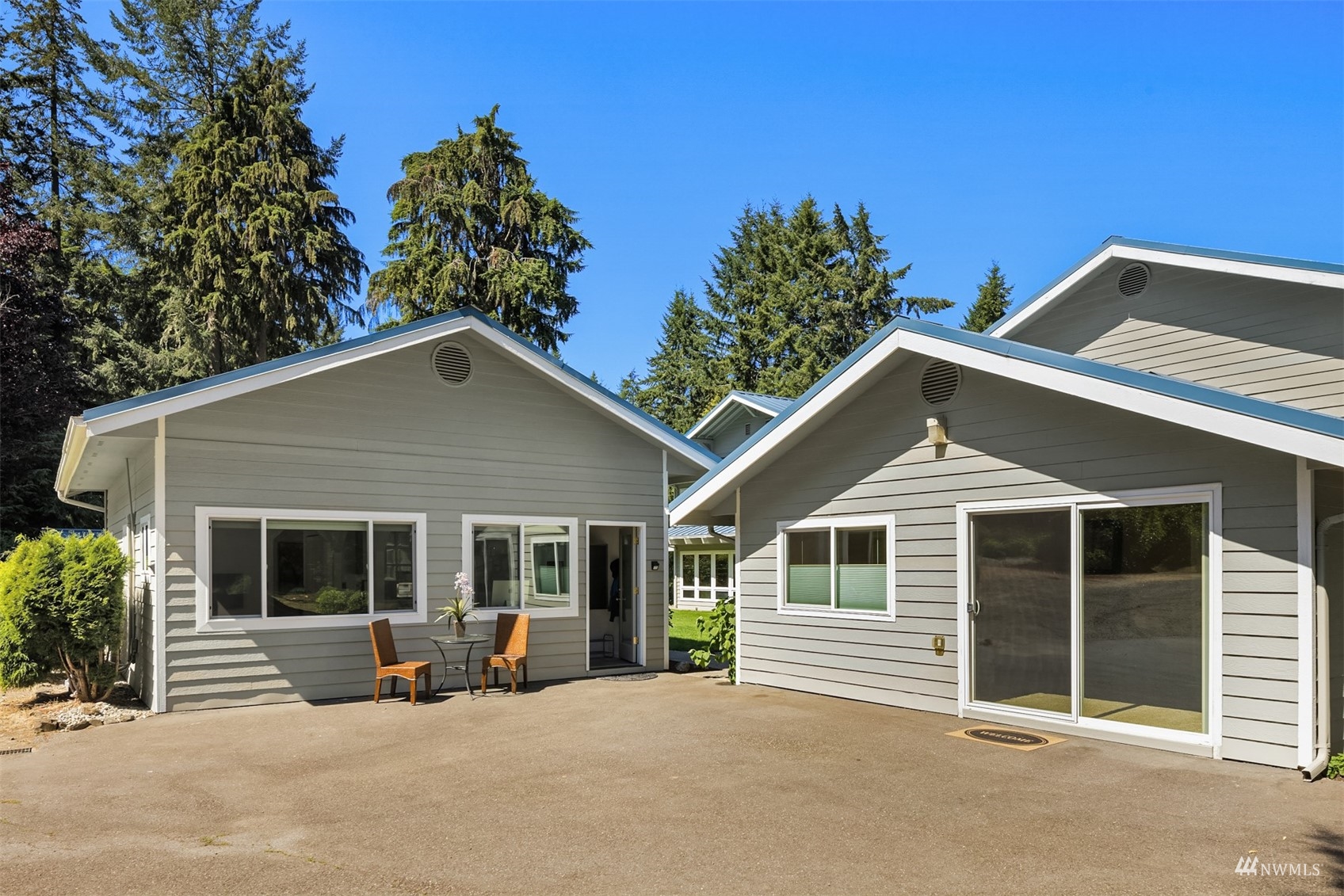 7382 View Park Road Southeast Port Orchard, WA 98367 - Photo 33 of 40 a view of a house with garden