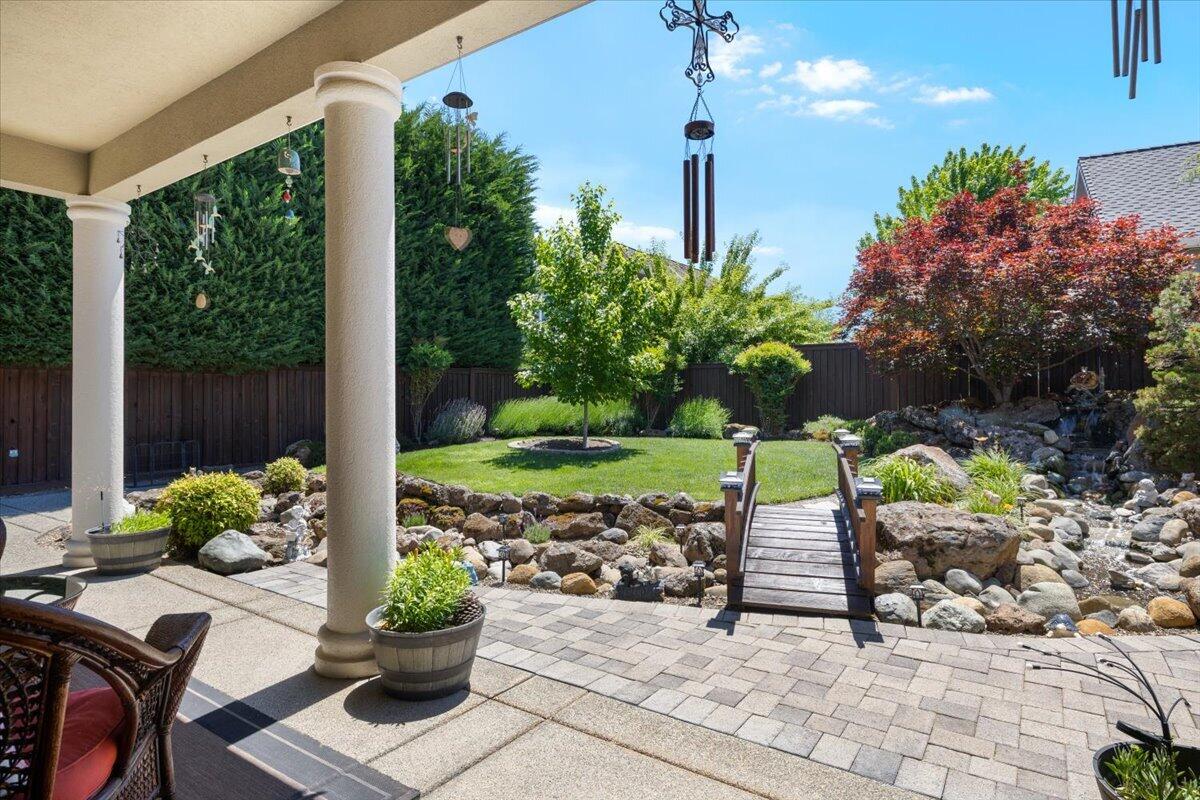 574 Grey Hawk Way Central Point, OR 97502 - Photo 31 of 39 31