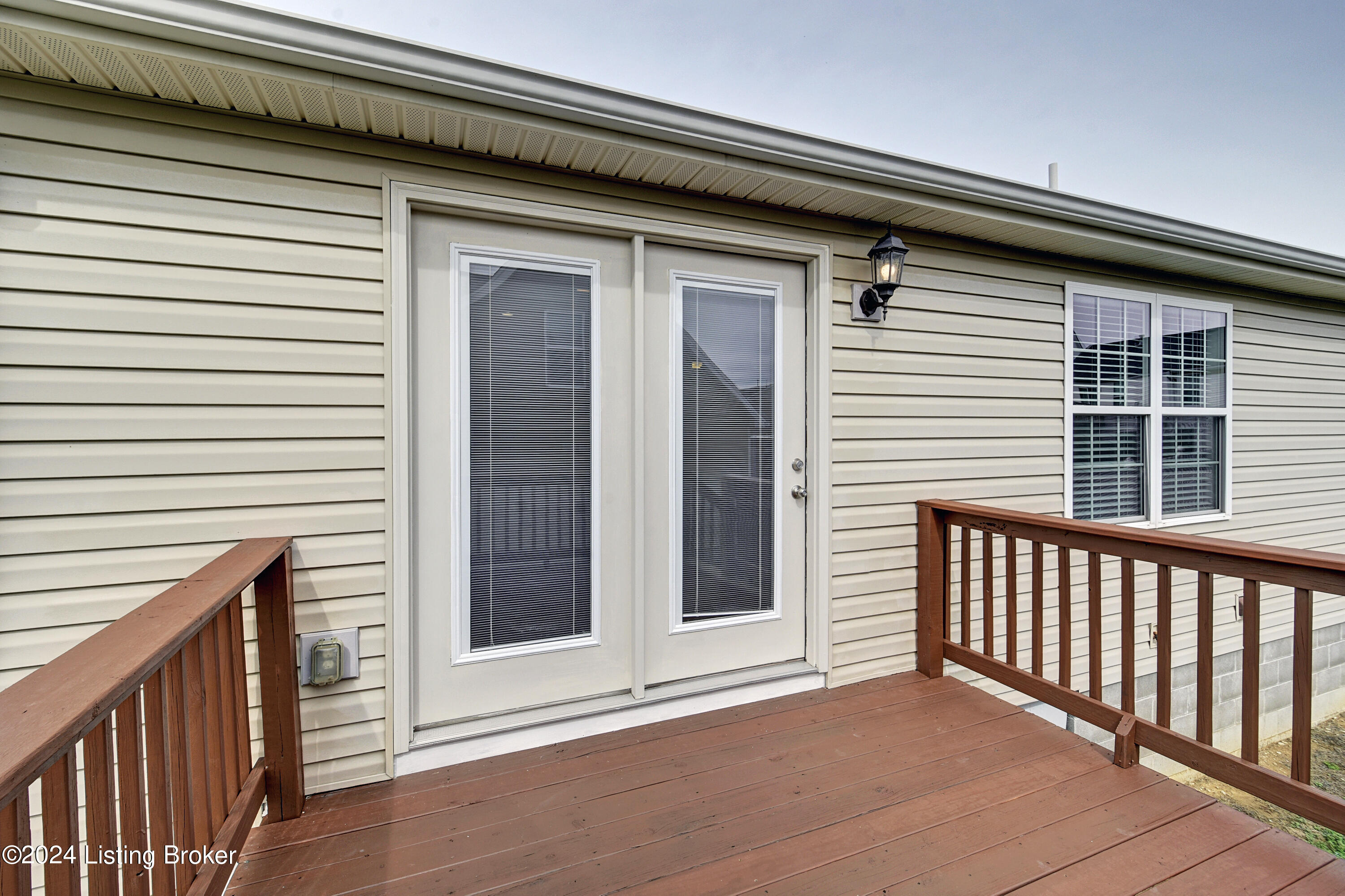 9554 Brooks Bend Road Louisville, KY 40258 - Photo 33 of 37 Another View of the Deck
