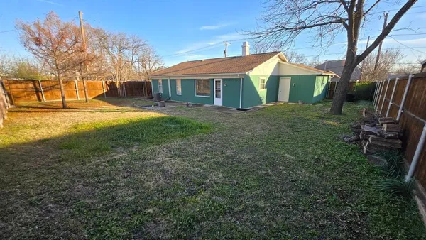 $1,900 | 505 Storrs Street, Rockwall, TX 75087