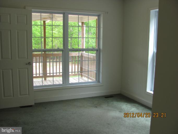 17430 North Merrimac Road Culpeper, VA 22701 - Photo 11 of 16 Living Room