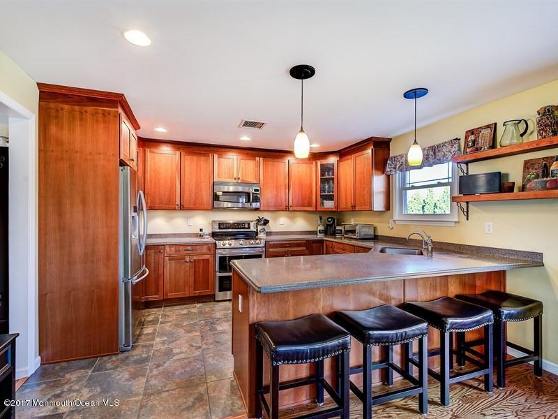 560 Line Road Hazlet, NJ 07730 - Photo 5 of 34 014_KITCHEN