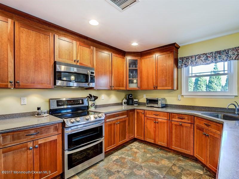 560 Line Road Hazlet, NJ 07730 - Photo 7 of 34 011_KITCHEN