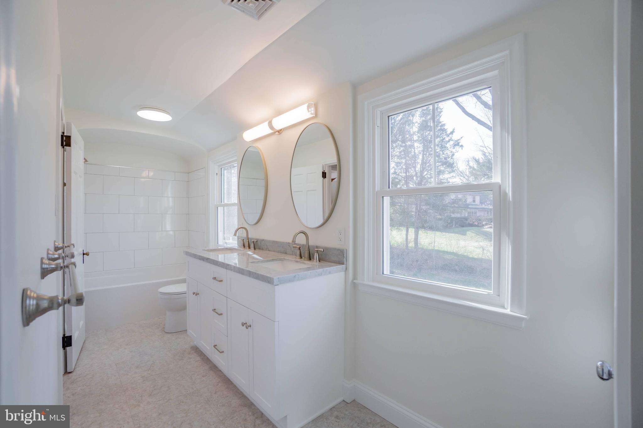 515 Rosedale Drive Pottstown, PA 19464 - Photo 27 of 52 georgeous full bath 2nd floor