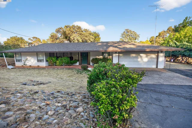 $419,000 | 20521 Upper Hillview Drive, Sonora, CA 95370