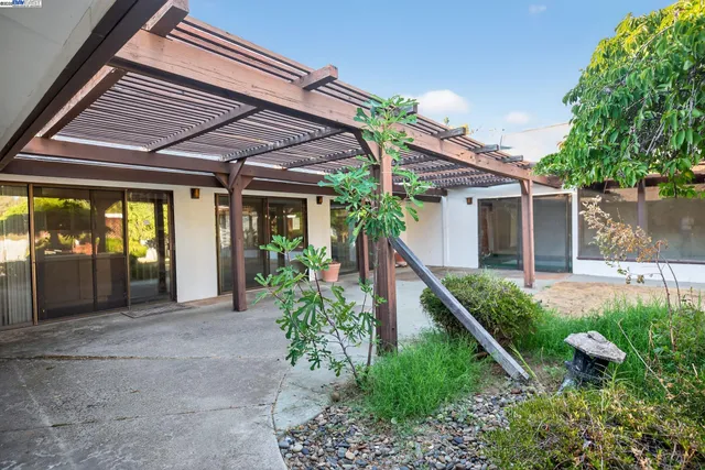 $419,000 | 20521 Upper Hillview Drive, Sonora, CA 95370