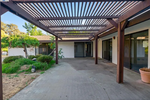 $419,000 | 20521 Upper Hillview Drive, Sonora, CA 95370