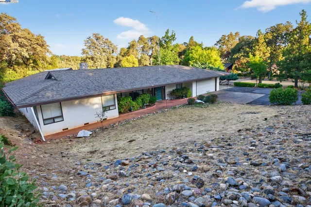 $419,000 | 20521 Upper Hillview Drive, Sonora, CA 95370