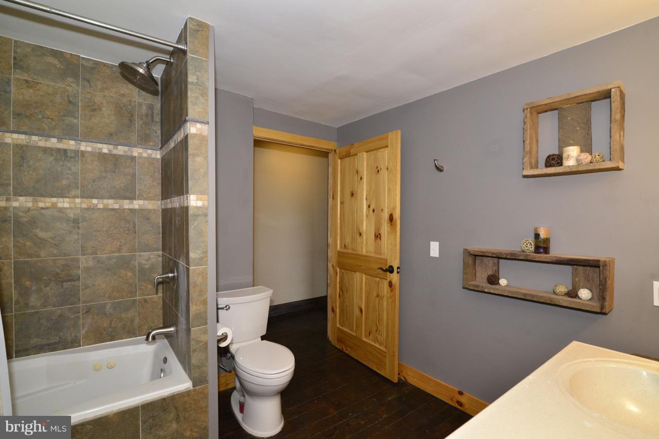 38902 Piggott Bottom Road Hamilton, VA 20158 - Photo 22 of 30 Bath
