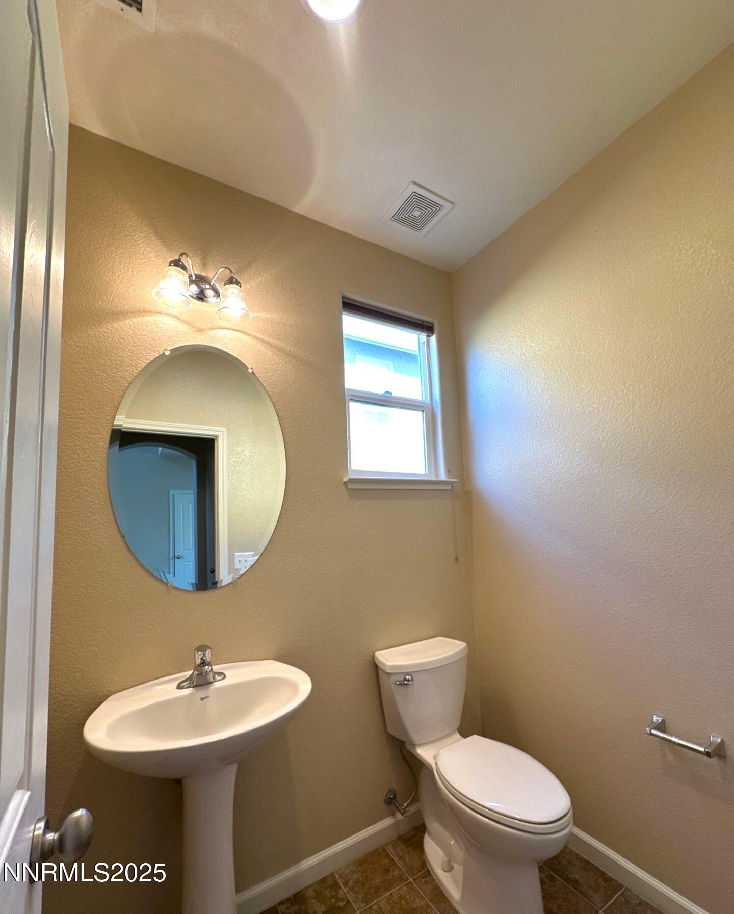 545 Terracina Way Reno, NV 89521 - Photo 9 of 26 down-net_http20250905-254-vvmxu0