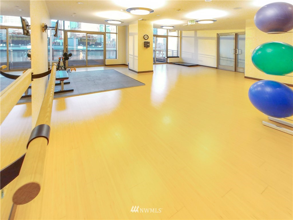 2033 2nd Avenue, Unit 1409 Seattle, WA 98121 - Photo 24 of 25